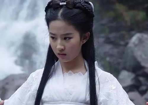 當明星遭遇“咸豬手”時：楊冪拼命反抗，劉亦菲告訴媽媽！