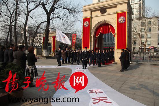 УI(lng)(do)ͰӭTM(jn)ČW(xu)`СR·ƽ¡ĳ؟(z)Ρ