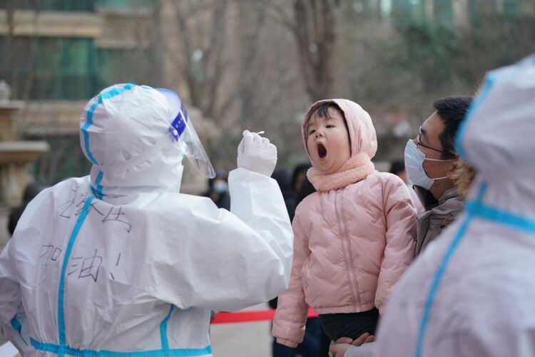 我在現場 | 在“暫停”的城市，我們與病毒賽跑