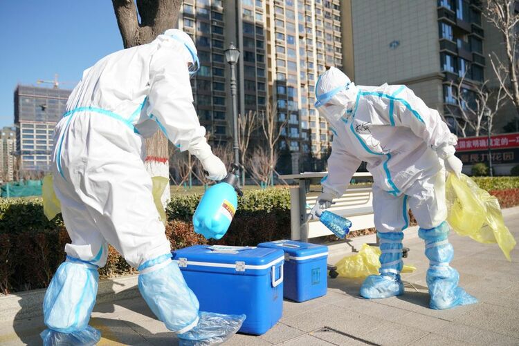 我在現場 | 在“暫停”的城市，我們與病毒賽跑