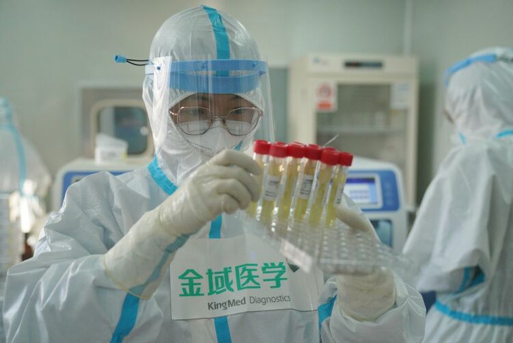 我在現場 | 在“暫停”的城市，我們與病毒賽跑