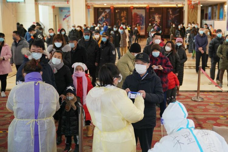 我在現場 | 在“暫停”的城市，我們與病毒賽跑
