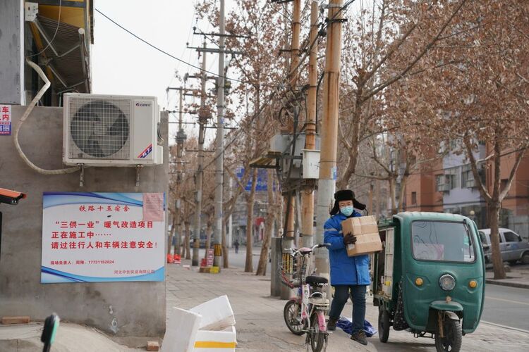 我在現場 | 在“暫停”的城市，我們與病毒賽跑